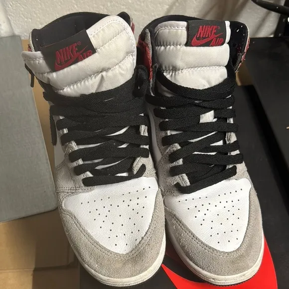 Nike White and Black Sneakers with Padded Collar