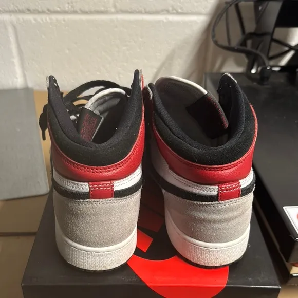 Nike White and Black Sneakers with Padded Collar