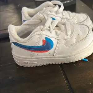 Nike White and Blue Sneakers Classic Style