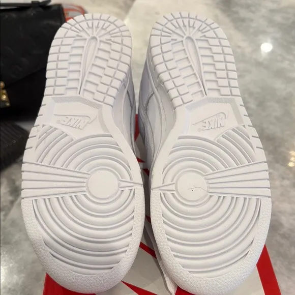 Nike White Dunk Low Sneakers Classic Design
