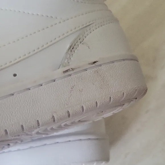 Nike White High-Top Sneakers Classic Design