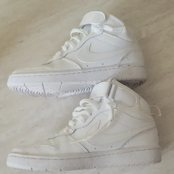 Nike White High-Top Sneakers Classic Design