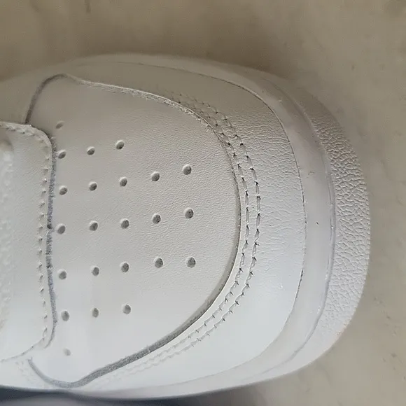 Nike White High-Top Sneakers Classic Design
