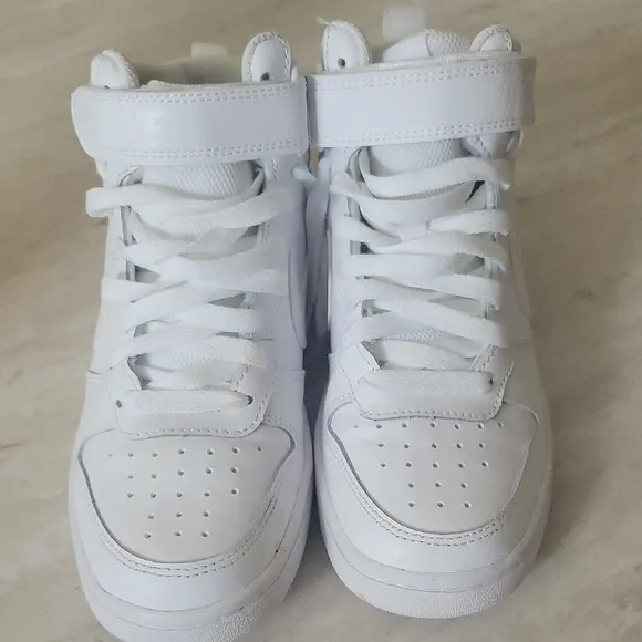 Nike White High-Top Sneakers Classic Design