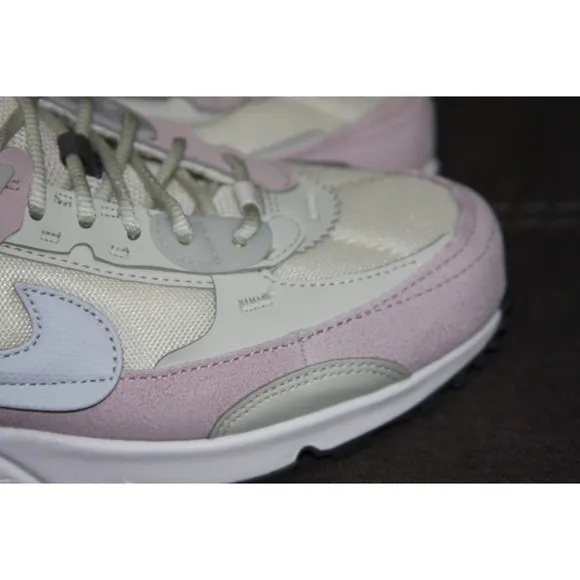 Nike Womens Air Max 90 Futura Sneakers Pale Ivory Size 8.5 DM9922-106 $150