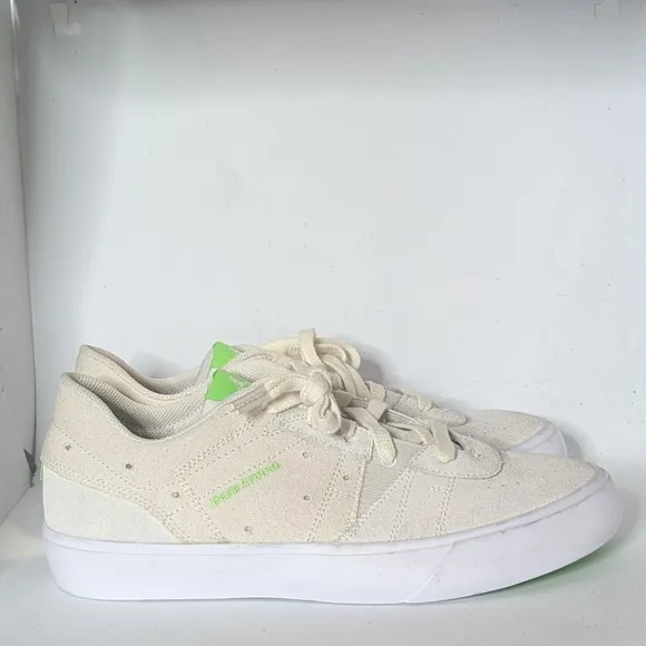 Nike Women's Jordan Series .05 White/Green Strike-Iris Whisper DM3383 Size 10.5