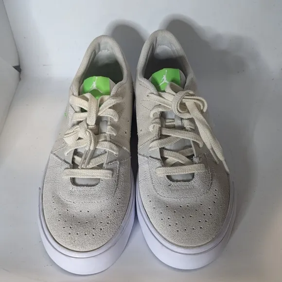 Nike Women's Jordan Series .05 White/Green Strike-Iris Whisper DM3383 Size 10.5