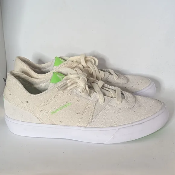 Nike Women's Jordan Series .05 White/Green Strike-Iris Whisper DM3383 Size 10.5