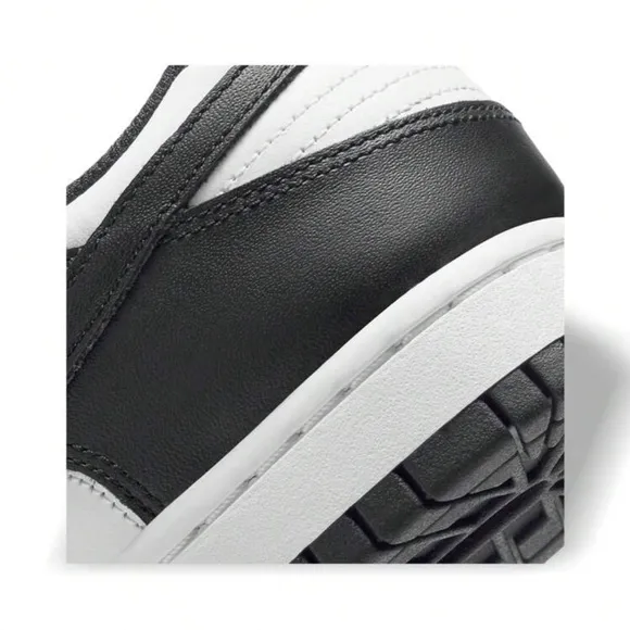 Nike Women's Panda dunks