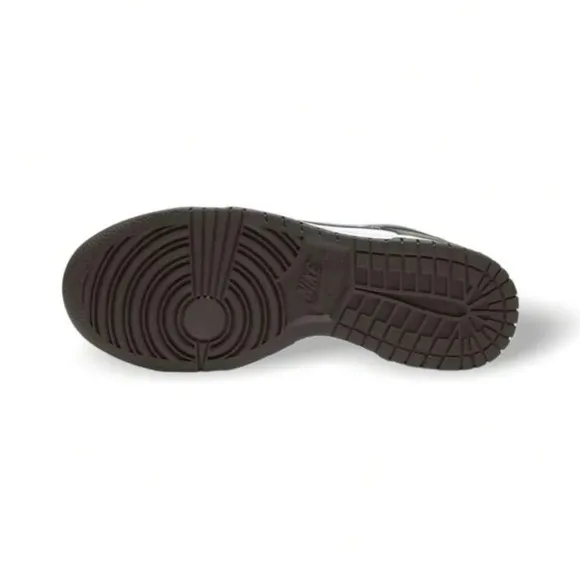 Nike Women's Panda dunks