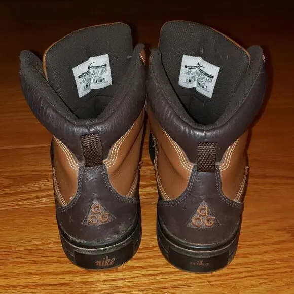 Nike Woodside 2 High ACG Sneakers