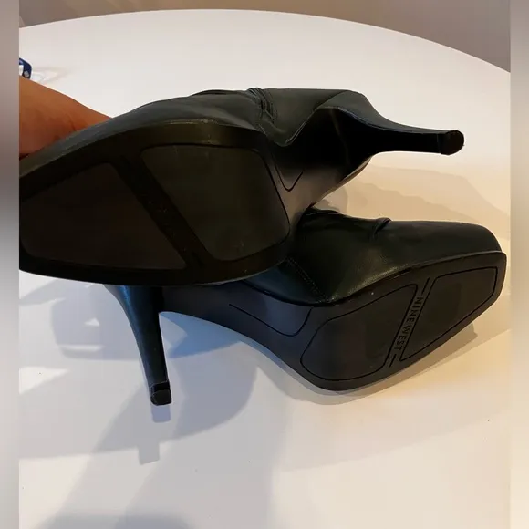 Nine West ankle boots size 8M