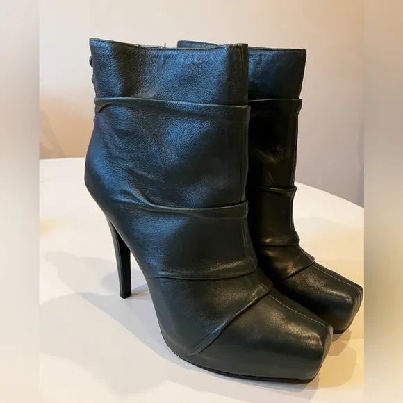 Nine West ankle boots size 8M