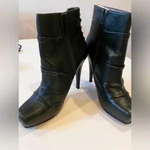 Nine West ankle boots size 8M