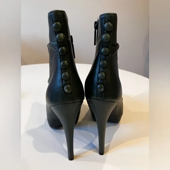 Nine West ankle boots size 8M