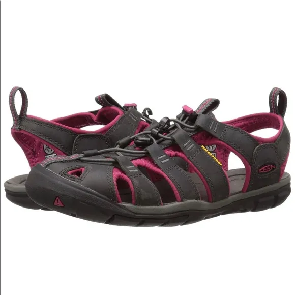 NWB Keen Clearwater CNX Leather Sandals Wmns Sz 5