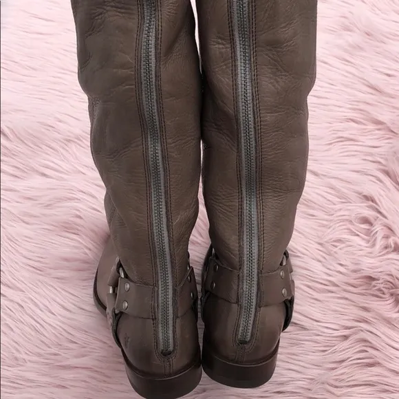 NWOB Frye Phillip Harness Boots Leather size 6