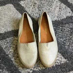 NWOB Rylko Relax Cream Espadrilles Loafers flat slip on Sz 7 ladies