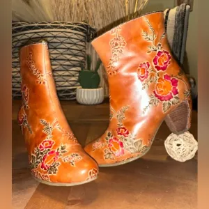 NWOB Women's Spring Step L'Artiste Folka Booties Size 40