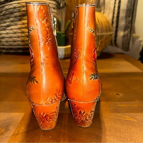 NWOB Women's Spring Step L'Artiste Folka Booties Size 40
