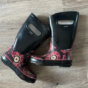 NWOT Bogs for Kids Rain-boots Size 10