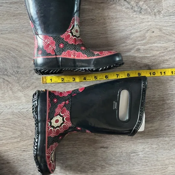 NWOT Bogs for Kids Rain-boots Size 10