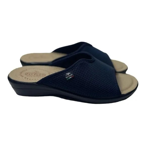 NWOT Fly Flot Women’s Navy Mesh Fabric Lightweight Slip On Sandals