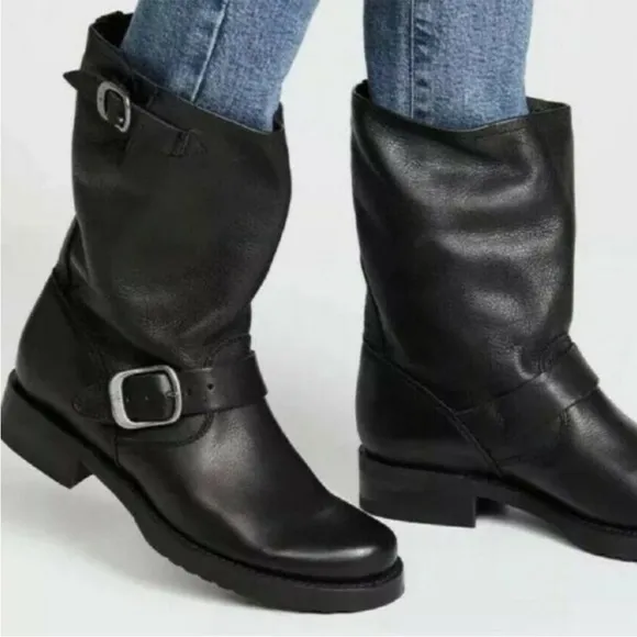 NWOT Frye Veronica Short Leather Boots size 9.5