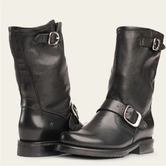NWOT Frye Veronica Short Leather Boots size 9.5