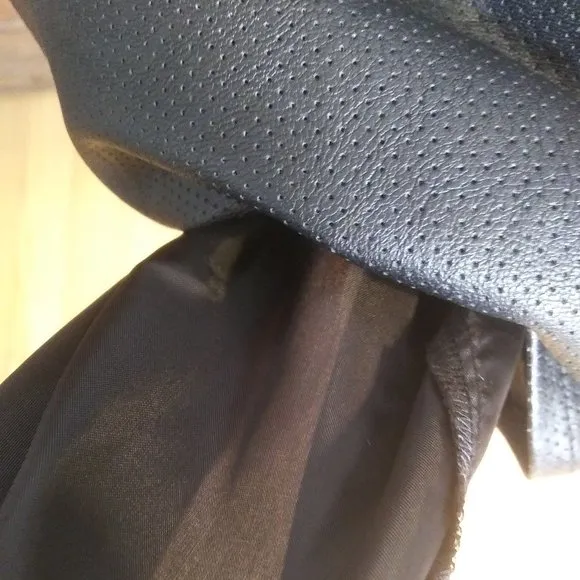 NWOT Harve Benard vegan leather short pleated mini skirt black size M