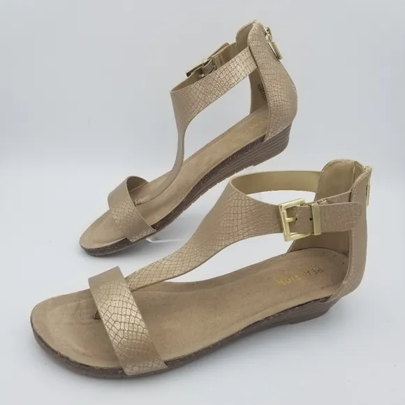 NWOT Kenneth Cole Reaction Great Gal T-Strap Wedge Sandals, Soft Gold, Size 8.5