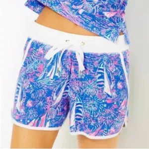 NWOT! Lily Pulitzer Trysta Knit Short. Boca Blue. It’s a Sailabration. Large