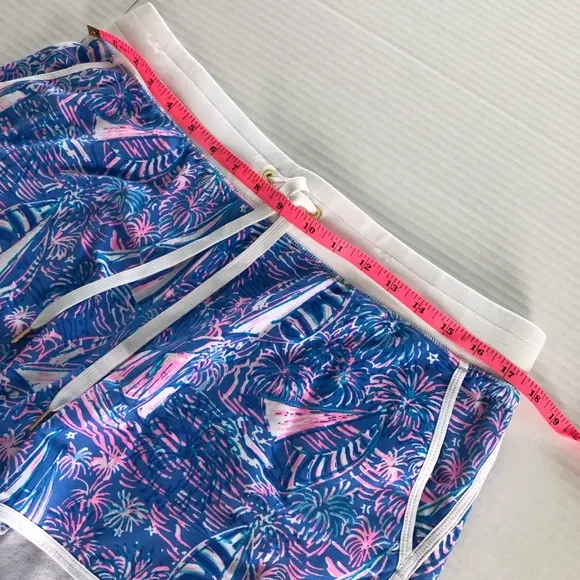 NWOT! Lily Pulitzer Trysta Knit Short. Boca Blue. It’s a Sailabration. Large