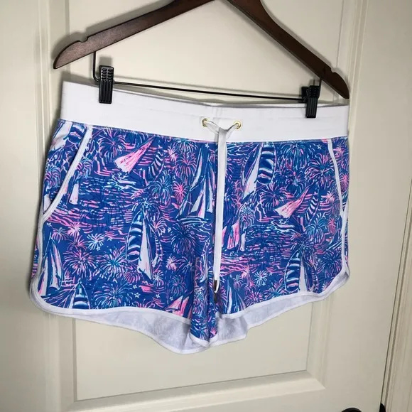 NWOT! Lily Pulitzer Trysta Knit Short. Boca Blue. It’s a Sailabration. Large