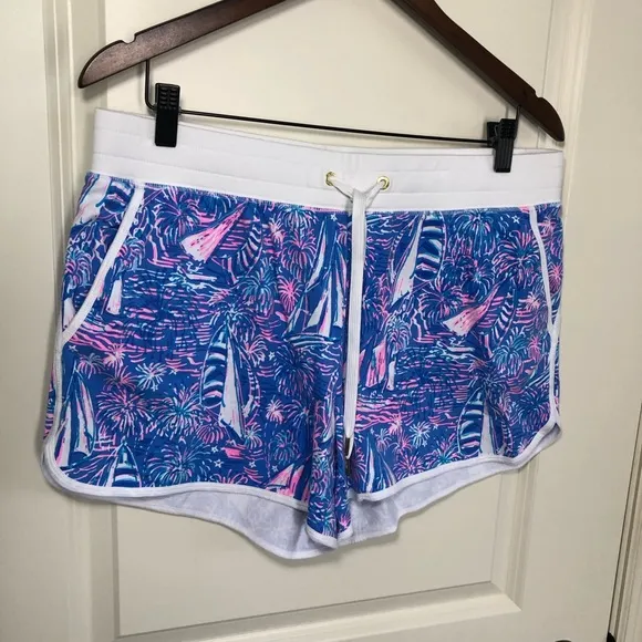 NWOT! Lily Pulitzer Trysta Knit Short. Boca Blue. It’s a Sailabration. Large