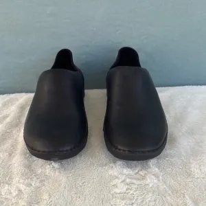 NWOT Women’s Fitflop Black Loafers Slip-Ons Size 9