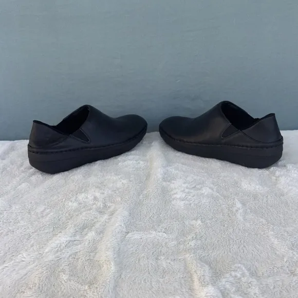NWOT Women’s Fitflop Black Loafers Slip-Ons Size 9