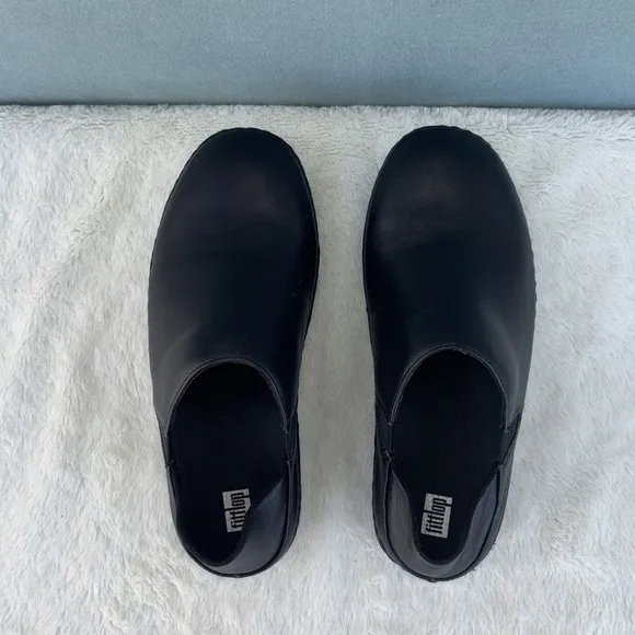 NWOT Women’s Fitflop Black Loafers Slip-Ons Size 9