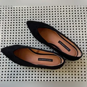 NWOT French Connection flats size 8M