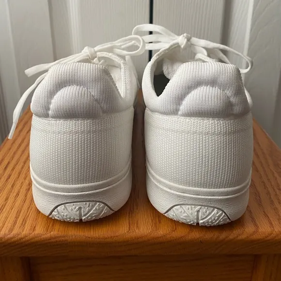 NWOT!VIVAIA Unisex V Prime White Water Repellent Sustainable Sneakers SZ43 11.5
