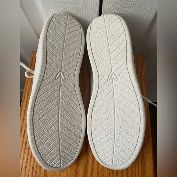 NWOT!VIVAIA Unisex V Prime White Water Repellent Sustainable Sneakers SZ43 11.5