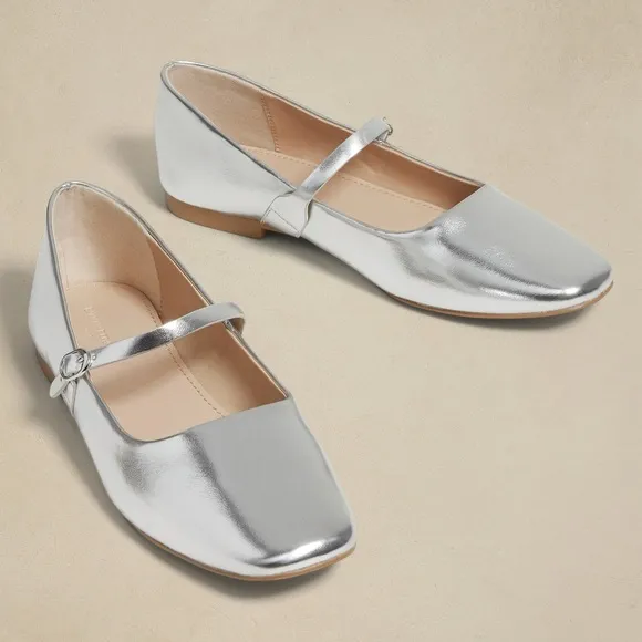 NWT BANANA REPUBLIC BALLET FLATS