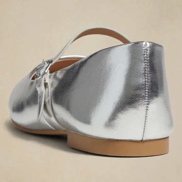 NWT BANANA REPUBLIC BALLET FLATS