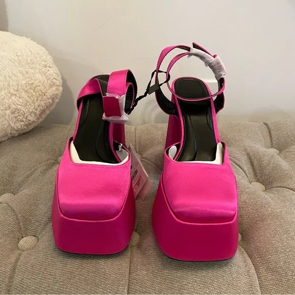 NWT BERSHKA High-heel XL platform sandals sz 8