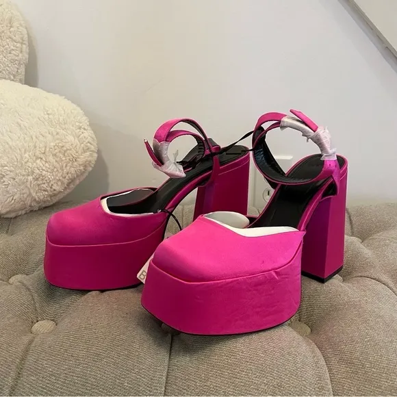 NWT BERSHKA High-heel XL platform sandals sz 8