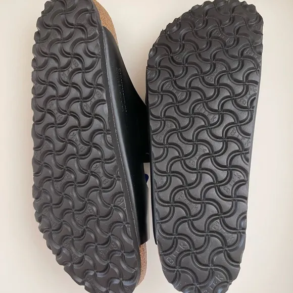 NWT Birkenstock Arizona Soft Footbed Sandals
