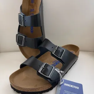 NWT Birkenstock Arizona Soft Footbed Sandals