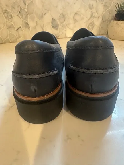NWT Clarks Collection Loafer Womans Size 10 Blue Leather SlipOn Ultimate Comfort
