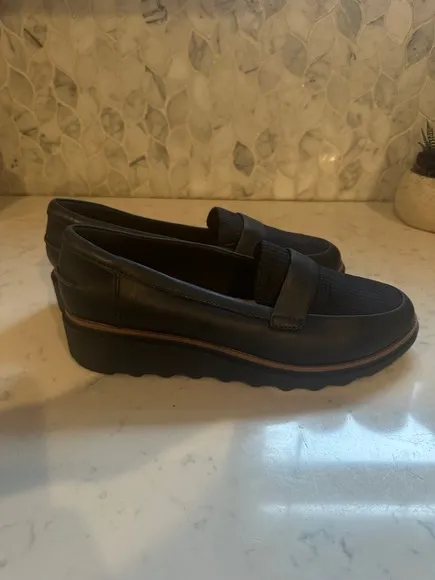 NWT Clarks Collection Loafer Womans Size 10 Blue Leather SlipOn Ultimate Comfort