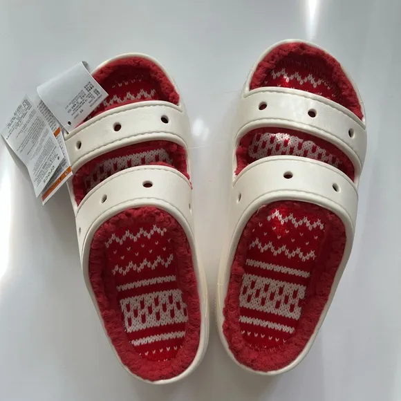 NWT Crocs Classic Cozzzy Holiday Sweater Women's Sandals with CHARMS!!  SZ-W8/M6